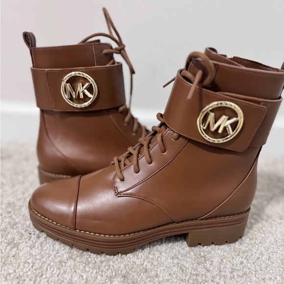 NEW Michael Kors Tatum PU Leather Ankle Lace Up Combat Boots - Picture 2 of 9